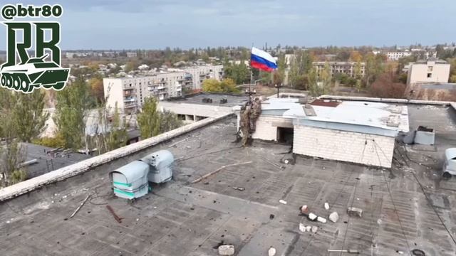 ⚡️СВО 18+ Красивые кадры поднятия российского флага в Селидово ДНР смотреть онлайн