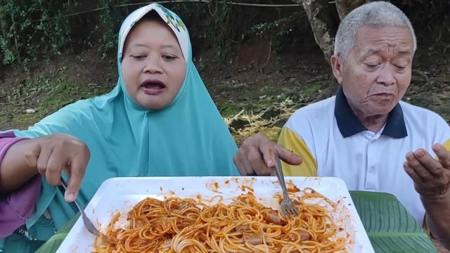 NGAKAK❗REAKSI KAKEK PERTAMA KALI MAKAN SPAGHETTI 😱😂 смотреть онлайн