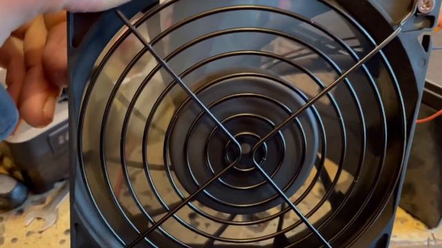 Delta PFC1412HE-00 server fan test. смотреть онлайн