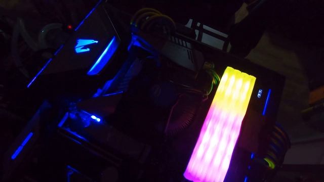Gigabyte Aorus RGB NVMe M.2 SSD 512GB with RGB Fusion 2.0 смотреть онлайн