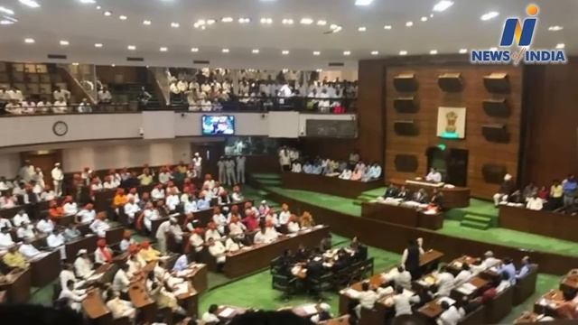 Conflict between Congress, Shiv Sena and NCP for the post of Leader of Opposition смотреть онлайн