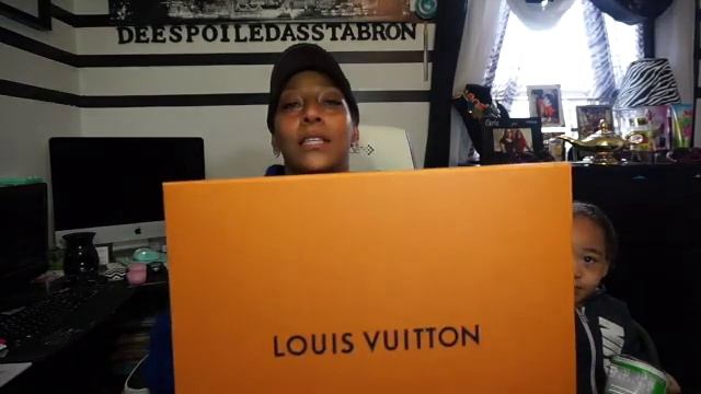(2) Louis Vuitton UnBoxing@Fashionphile/RJ/New First Time Dossier Perfume Order смотреть онлайн
