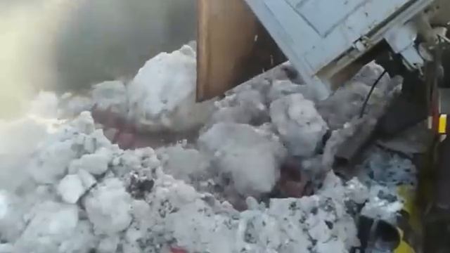 Как перемалываются валуны на снегоплавильной станции смотреть онлайн