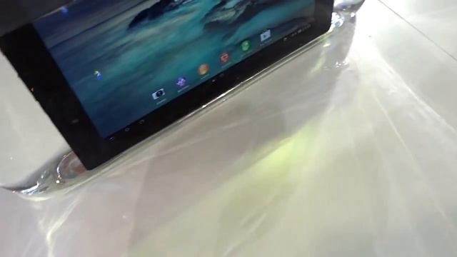 Xperia Z плавает смотреть онлайн