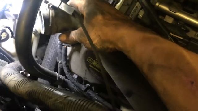 How to remove a radiator hose on a Chevy Silverado смотреть онлайн