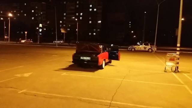 ДОВОЛЬНО ГРОМКАЯ АКУСТИКА НА ВАЗ 2105/бюджетный тюнинг смотреть онлайн