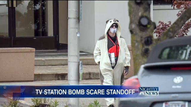 Sniper Shoots Man Wearing Apparently Hoax Bomb at Baltimore TV Station | NBC Nightly News смотреть онлайн
