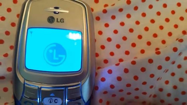 Телефон LG W3000: запуск и выключение.(задом-наперёд) смотреть онлайн