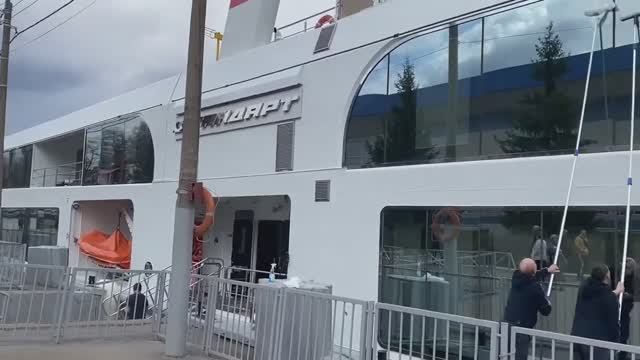 Теплоход "Штандарт" смотреть онлайн