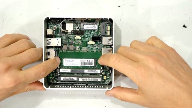 Intel NUC disassembly - step by step disassembly of Intel NUC 6i5SYH смотреть онлайн