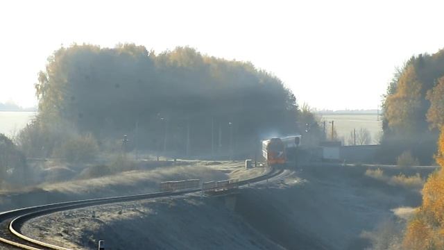 ".. села батарейка" Тепловоз ТЭП70БС-206 с поездом № 921 "Экспресс ООН 70" смотреть онлайн