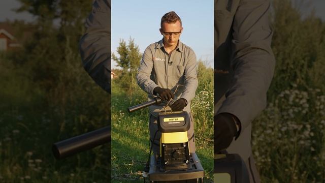 На что способна фрезерная ножевая система в измельчителе 𝗛𝗨𝗧𝗘𝗥 𝗘𝗦𝗛-𝟮𝟴𝟬𝟬𝗣𝗥𝗢✂️ смотреть онлайн