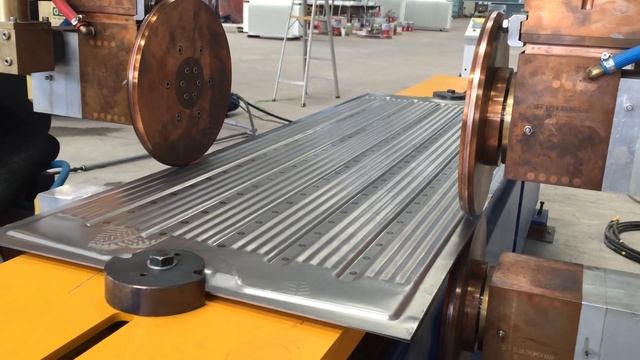 UNIMAK - Welding unit for radiator production line #2 смотреть онлайн