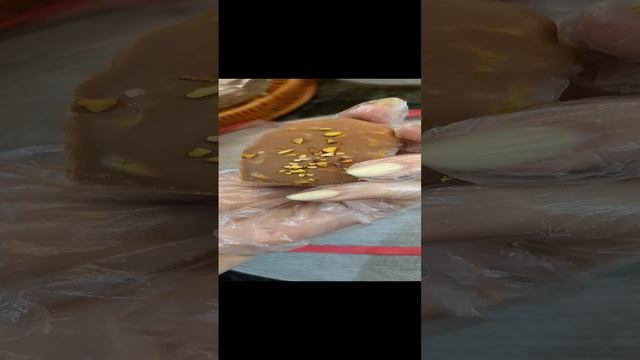 Набор с печеньем Мадлен и дубайским шоколадом смотреть онлайн
