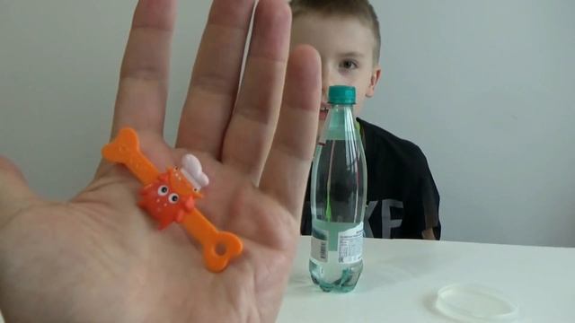 СТАРЫЕ БОНСТИКИ VS НОВЫЕ БОНСТИКИ. ПРОВЕРЯЕМ ЧЬЯ ПРИСОСКА ЛИПНЕТ ЛУЧШЕ. УСТИН ПРОВОДИТ ЭКСПЕРИМЕНТ. смотреть онлайн