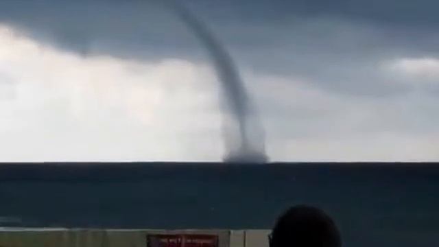 Смерч около Геленджика 2013 смотреть онлайн