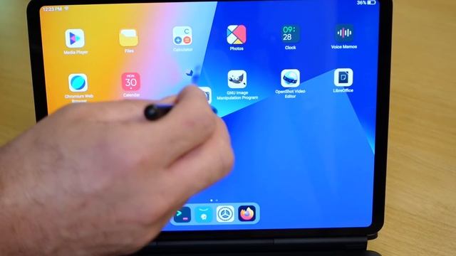 The JingPad A1 Linux Tablet, Full Review! смотреть онлайн