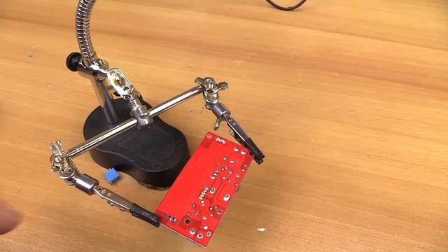 4 HOMEMADE Bench Power Supply LOW COST смотреть онлайн