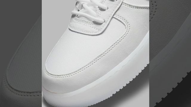 Nike Adds Lace Toggles To The Air Force 1 GORE-TEX #newrelease #nike #airforce1 #goretex #lacetoggl смотреть онлайн