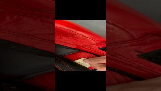 Боксерские перчатки 10 oz фирмы GREEN HILL из натуральной кожи