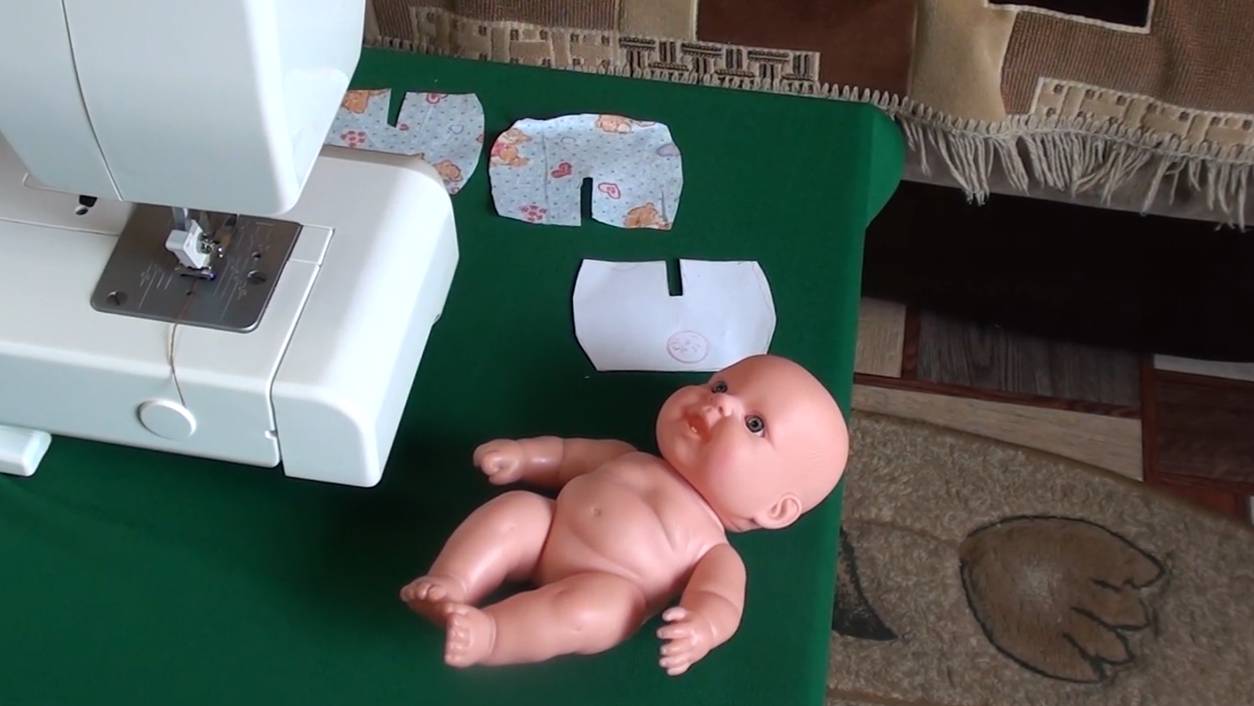 Папа делает одежду для пупса смотреть онлайн