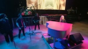 Avril Lavigne - When You're Gone (The Best Damn Tour - Live In Toronto)