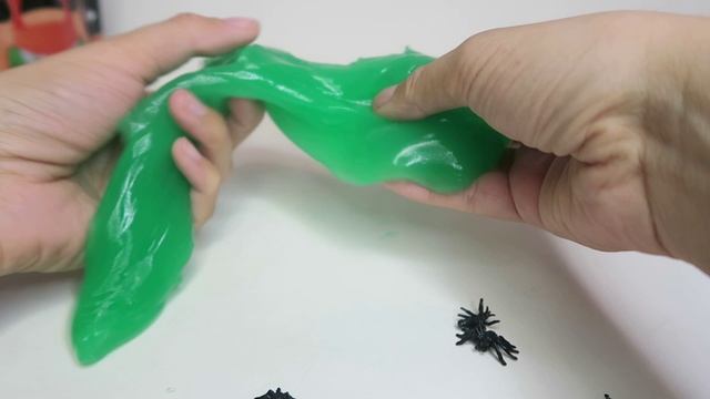 Готовая слизь с насекомыми "Master of slime. Животоворотное зелье", бренд Attivio смотреть онлайн