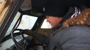 Вскрыли инкассаторскую буханку и нашли гигантский сейф с деньгами!