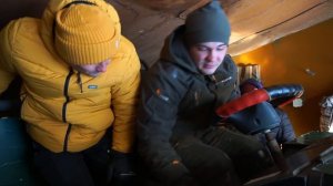 Купили гараж на аукционе за 100 тысяч рублей, а там огромный вездеход!