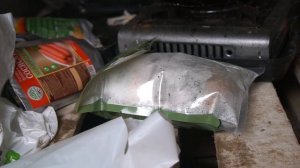 24 часа в гаражной яме. Нас закрыло машиной!