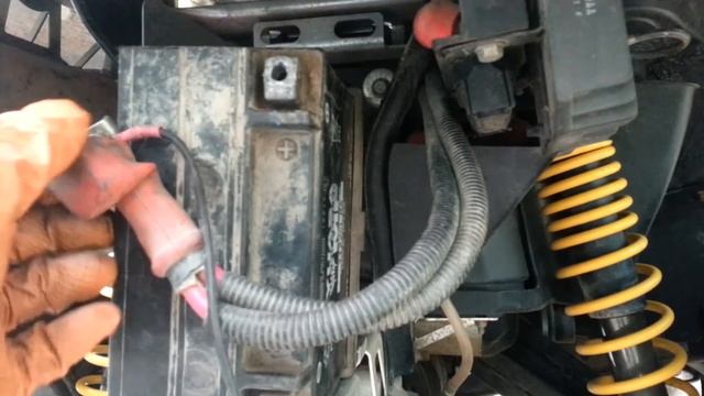 How to change the battery on your Can-Am Outlander with rear battery смотреть онлайн