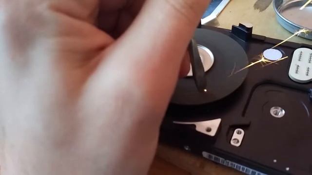 Наждачек из HDD смотреть онлайн