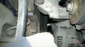 Как снять ремень генератора и натяжной ролик Skoda Octavia Tour