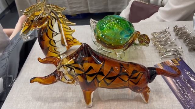 Пришла на антикварную выставку в Санкт-Петербурге! смотреть онлайн