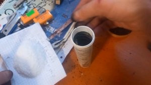 Самодельная батарейка из подручное средств за несколько минут.