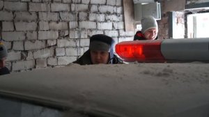 Купили на аукционе гараж, а там полицейский жигуль!