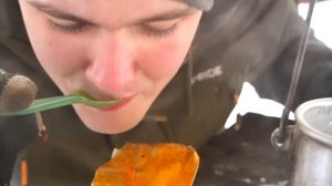 Нашли потерянный самолет во льдах и раскопали его! Что едят пилоты в армии?