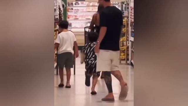 When Lionel Messi Goes shopping as a normal person | This Happened смотреть онлайн