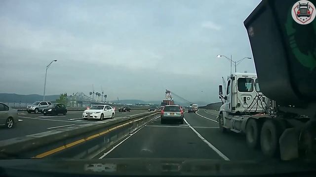 Самые жёсткие аварии с грузовиками смотреть онлайн