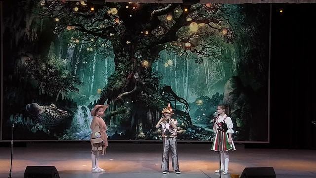 Волшебник страны ОЗ (май 2024)