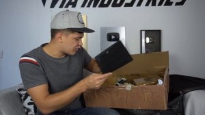 Мы распаковали чемодан пропавшего миллионера - Вадима Шлака!