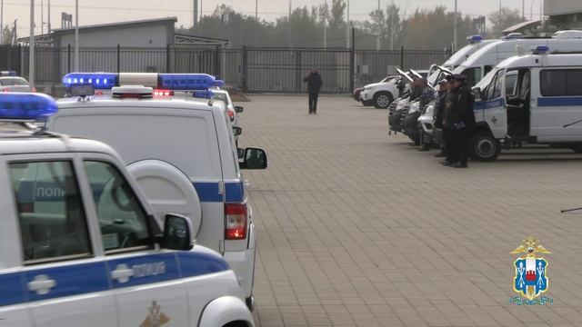 Полиция Ростовской области получила 98 новых автомобилей смотреть онлайн