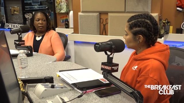 Gesille Dixon Talks About Library Workers Day, Education Through Reading + More смотреть онлайн
