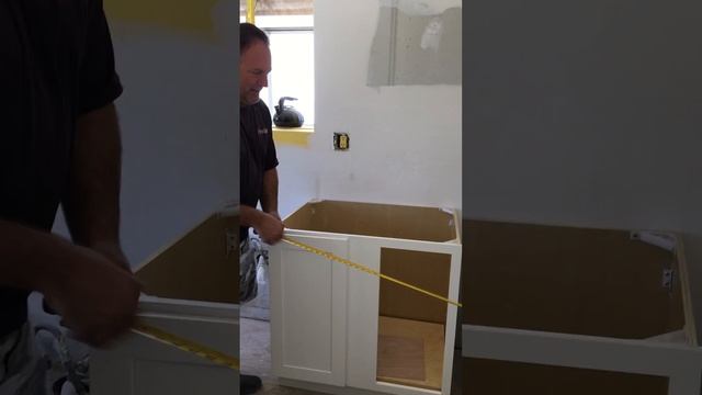How To Install a Blind Base Kitchen Cabinet in the Corner- PremiumCabinets.com смотреть онлайн