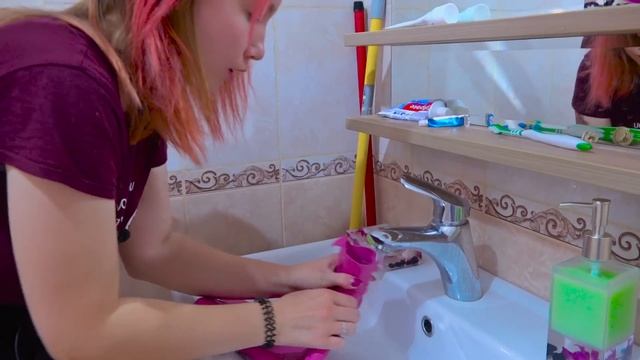 Света и Богдан спасают котёнка!😱