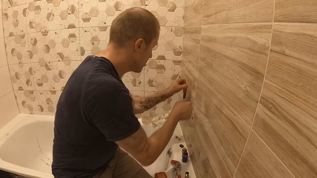 ЗАКОНЧИЛ РЕМОНТ ВАННОЙ И ТУАЛЕТА #ремонтвванной смотреть онлайн