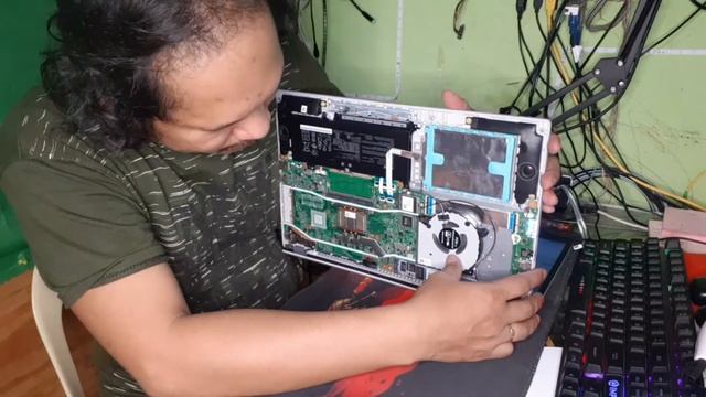 Asus Laptop How to Fix a Noisy Laptop Fan смотреть онлайн