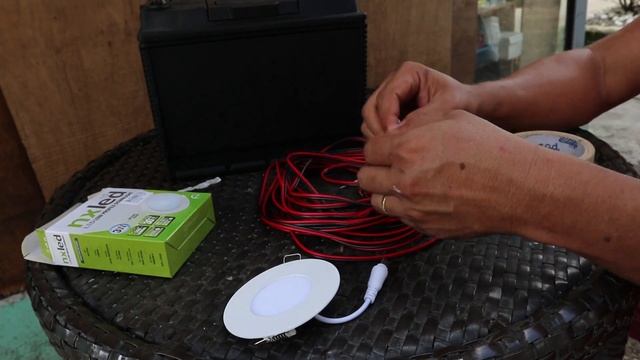 Direct 220v LED Light to 12v Battery Tricks How? смотреть онлайн