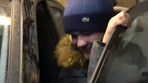 Купили на аукционе гараж бандита, а там мерседес...