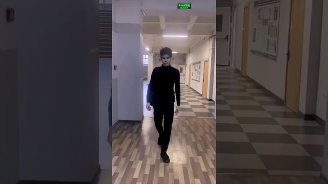 Те самые подружки во всех уголках Университета 😃 смотреть онлайн